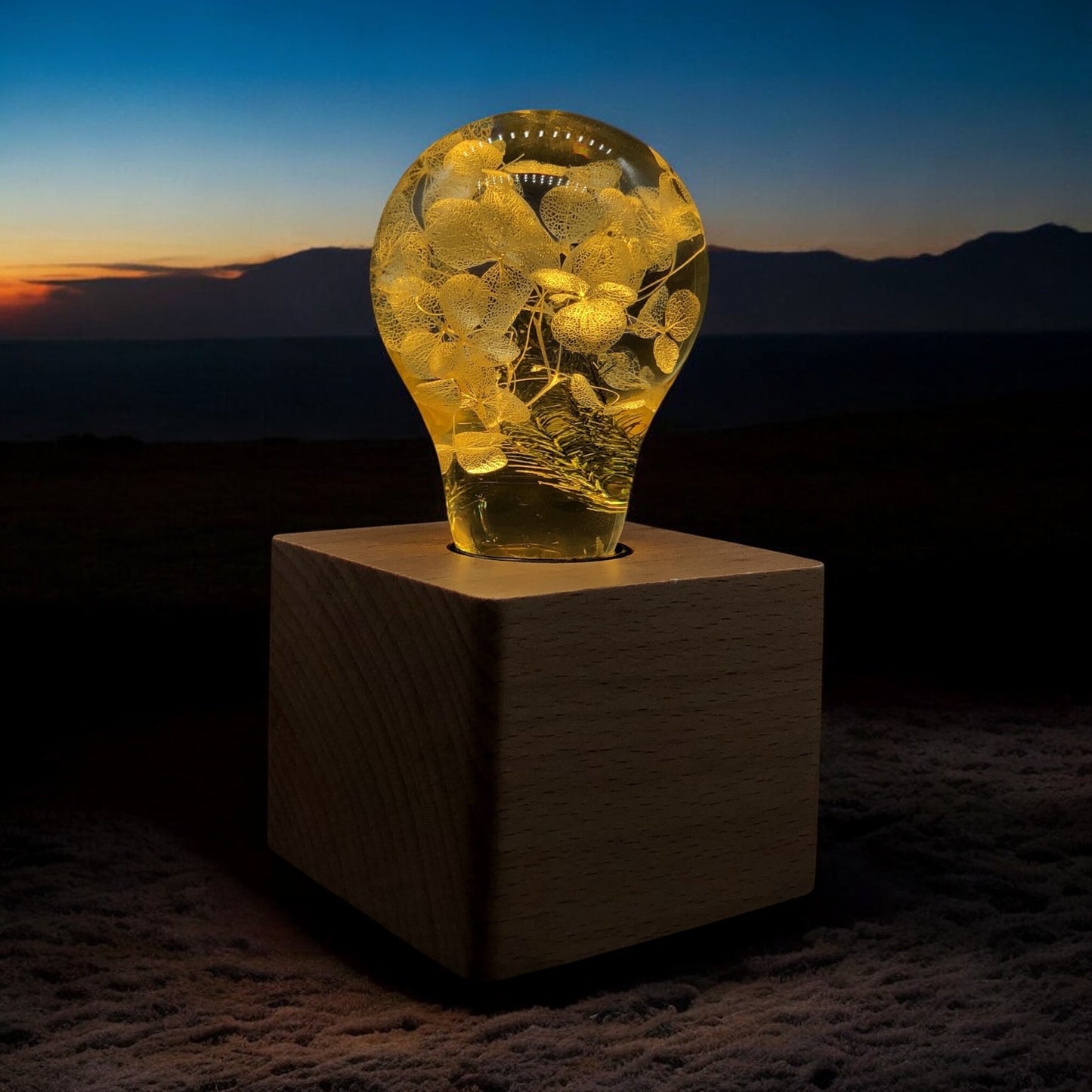 💡Yellow Hydrangea Table Lamp